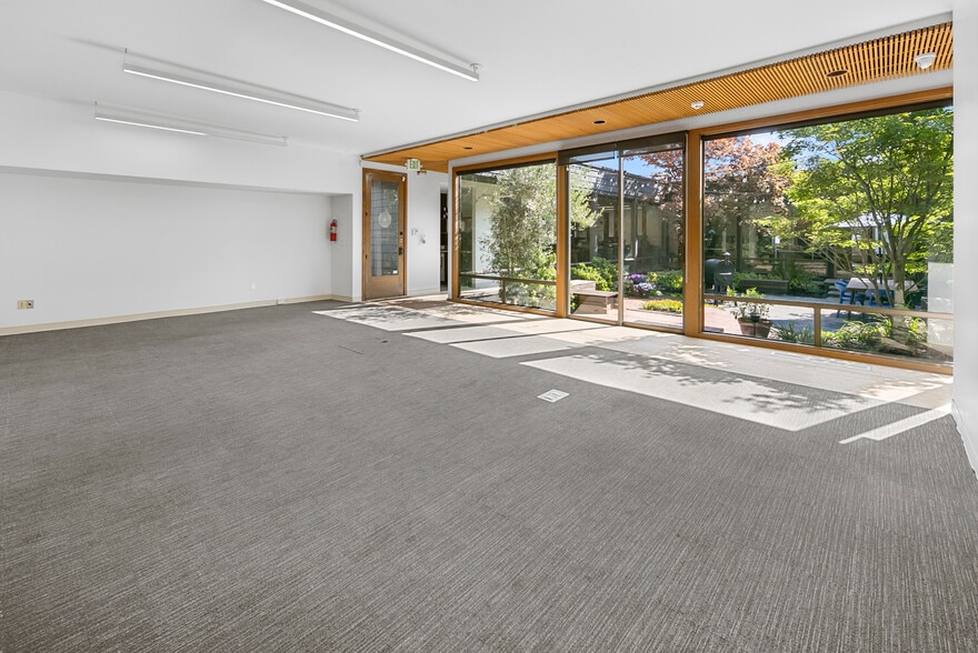 1148 NW Leary Way, Seattle, WA à louer - Photo du bâtiment - Image 2 de 11