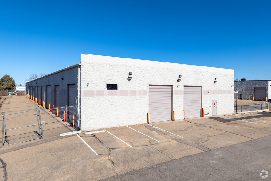 6000 E 58th Ave, Commerce City, CO for lease - Primary Photo - Image 1 of 17