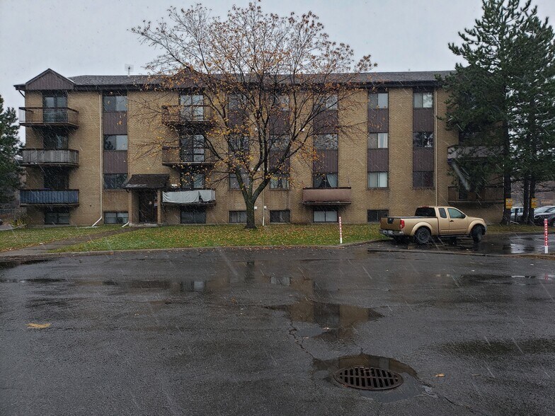 2385-2405 St D'alsace, Brossard, QC à vendre - Photo du bâtiment - Image 1 de 1