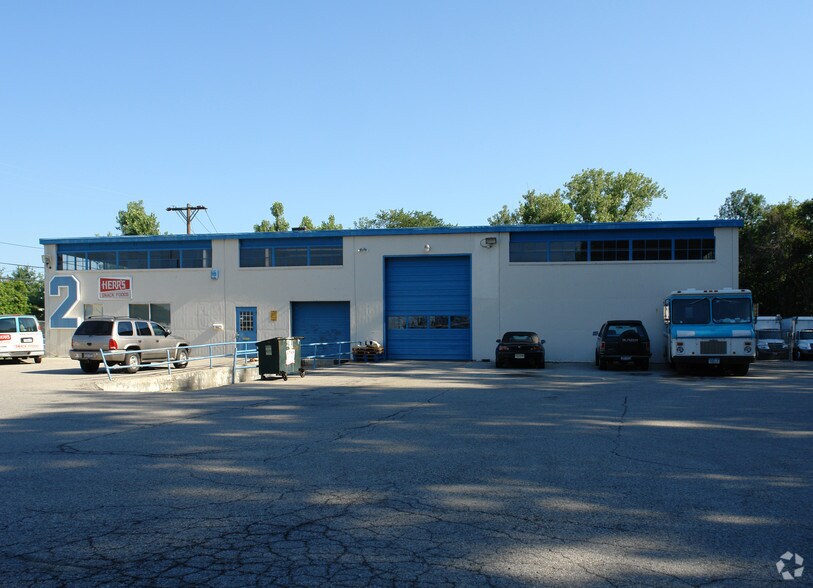 2 Warehouse Ln, Elmsford, NY for lease - Building Photo - Image 2 of 3