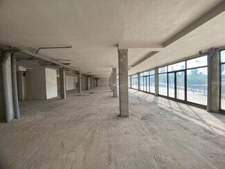 Plus de détails pour Multi-résidentiel à vendre
