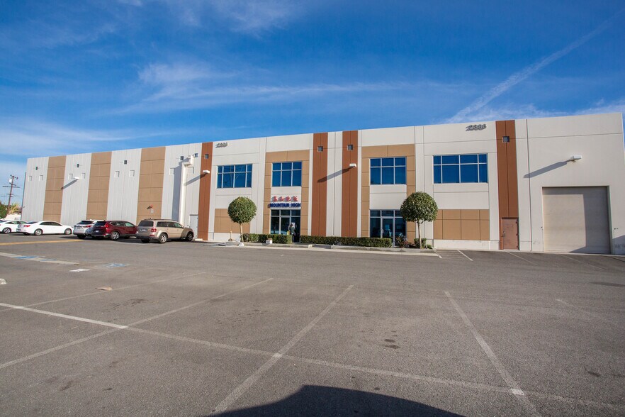 2300-2498 Peck Rd, City of Industry, CA à louer - Photo du bâtiment - Image 1 de 2