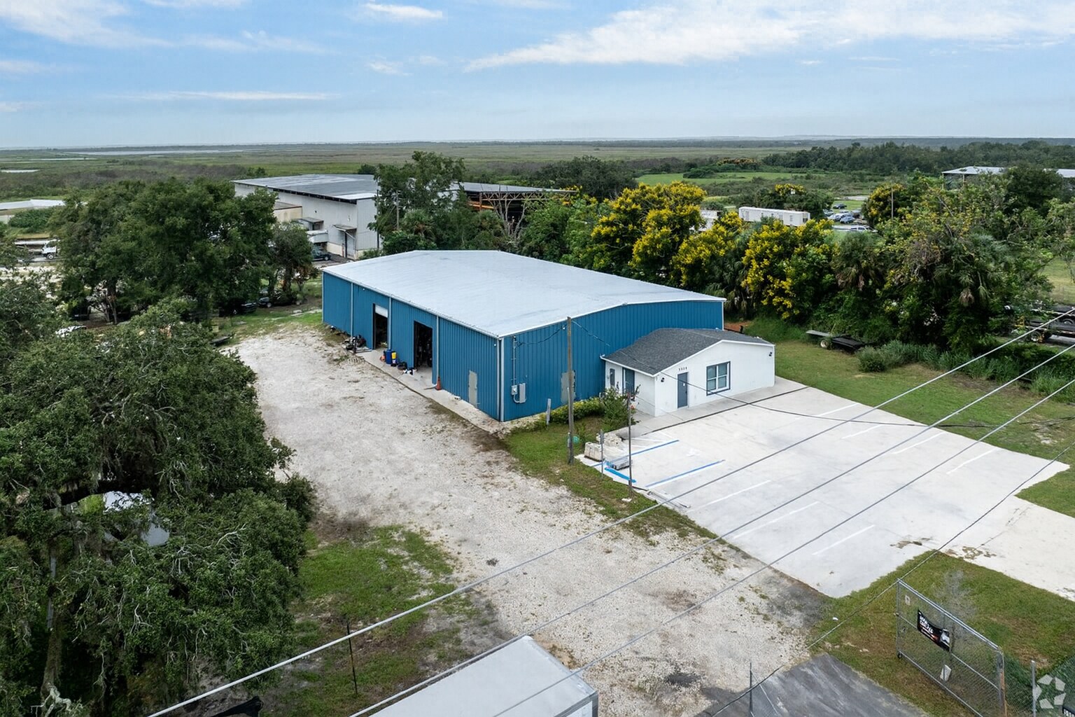 5908 Jones Ave, Mount Dora, FL à vendre Photo du bâtiment- Image 1 de 1