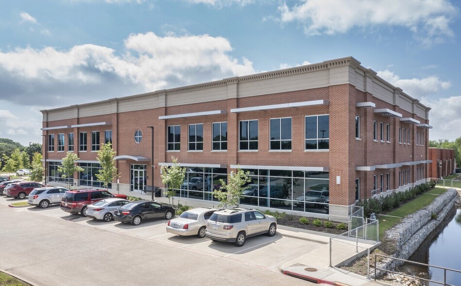 6705 Heritage Pkwy, Rockwall, TX for lease - Building Photo - Image 2 of 16