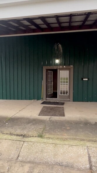 2721 10th St, Northport, AL for lease - Commercial Listing Video - Image 2 of 23