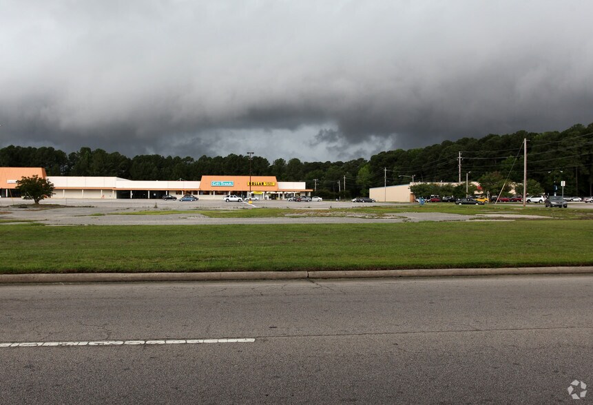 Ward Blvd, Wilson, NC à vendre - Photo du bâtiment - Image 2 de 4