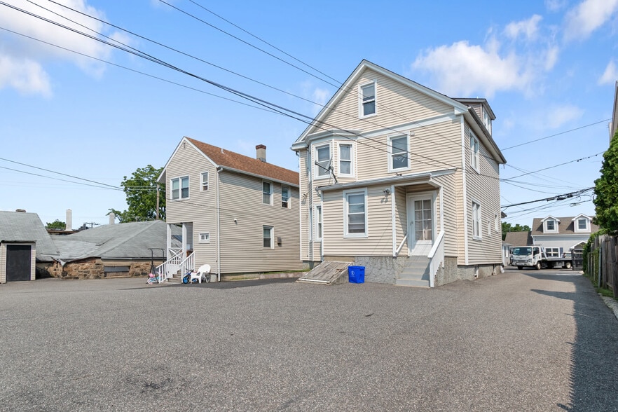 8 Chadwick St, Glen Cove, NY for sale - Building Photo - Image 3 of 13
