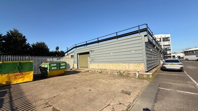 Church Rd, Romford à louer Photo du bâtiment- Image 2 de 8