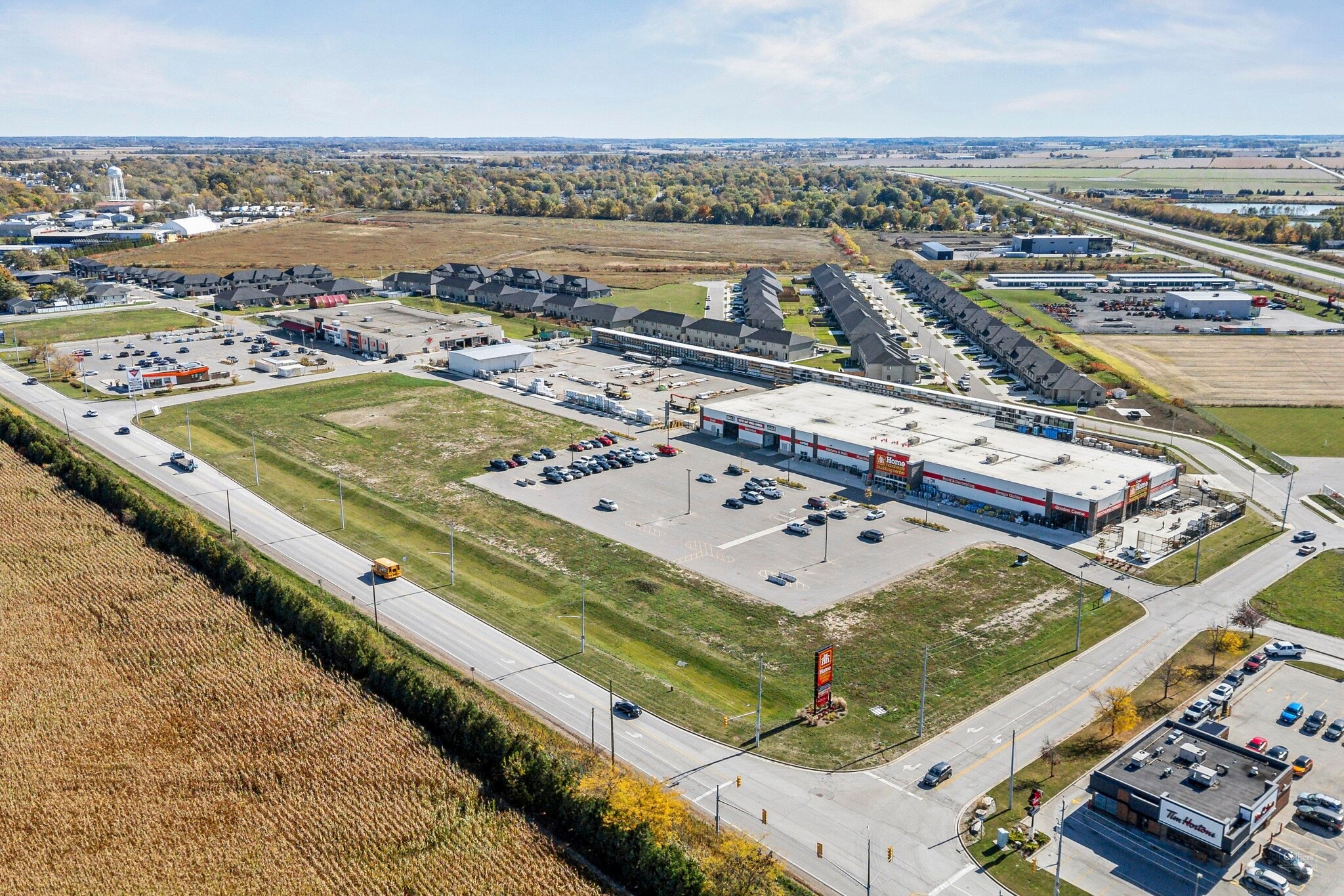 379 Maidstone Av E, Essex, ON for lease Building Photo- Image 1 of 2