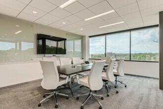 25 Tri State International, Lincolnshire, IL for lease Interior Photo- Image 2 of 7