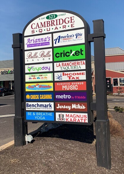 323 E Gay St, West Chester, PA à louer - Photo du bâtiment - Image 2 de 2