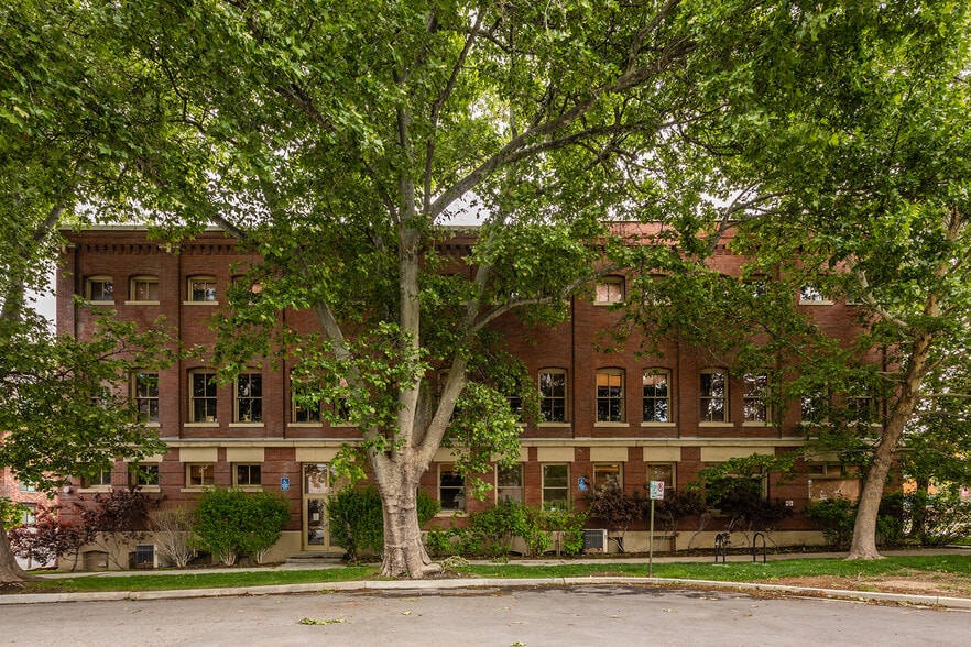 205 N 400 W, Salt Lake City, UT for lease - Building Photo - Image 2 of 14