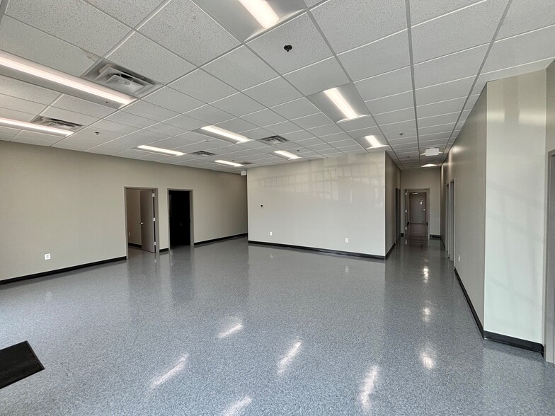 4625 Hollins Ferry Rd, Halethorpe, MD à louer - Photo du bâtiment - Image 3 de 16