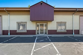 870-880 N Madison St, Crown Point, IN for lease Building Photo- Image 1 of 9