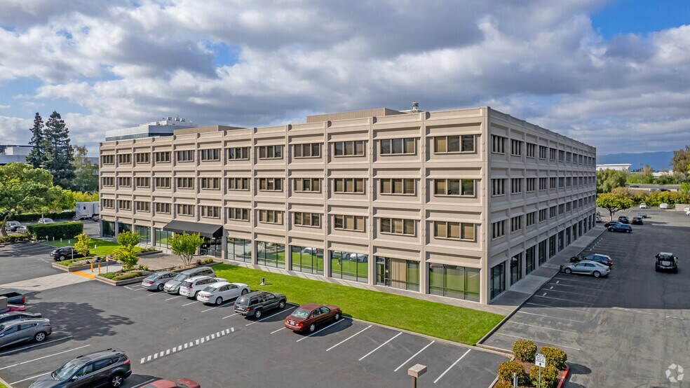 2025 Gateway Pl, San Jose, CA à louer - Photo du bâtiment - Image 1 de 7