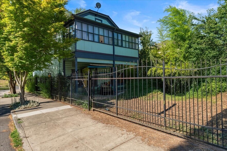 3039 SE Stark St, Portland, OR for sale - Building Photo - Image 2 of 50