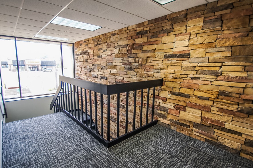2738 Winnetka Ave N, New Hope, MN à louer - Photo du bâtiment - Image 3 de 25