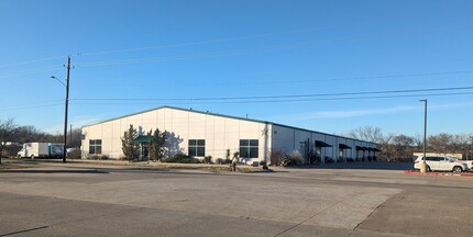 310 E Trinity Blvd, Grand Prairie, TX for lease Building Photo- Image 2 of 28