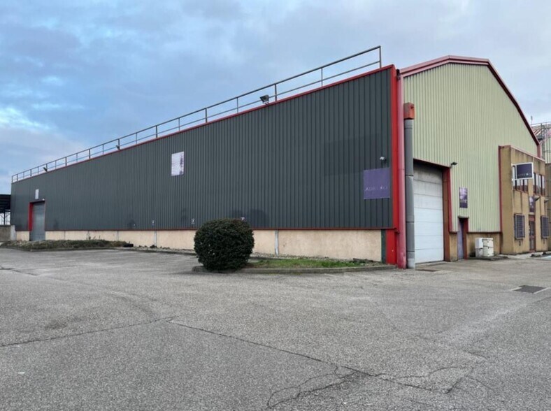 Flex in Vénissieux for lease - Building Photo - Image 3 of 10
