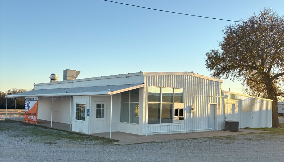 1981 Cimmaron Rd, Wilson, OK for sale - Primary Photo - Image 3 of 36