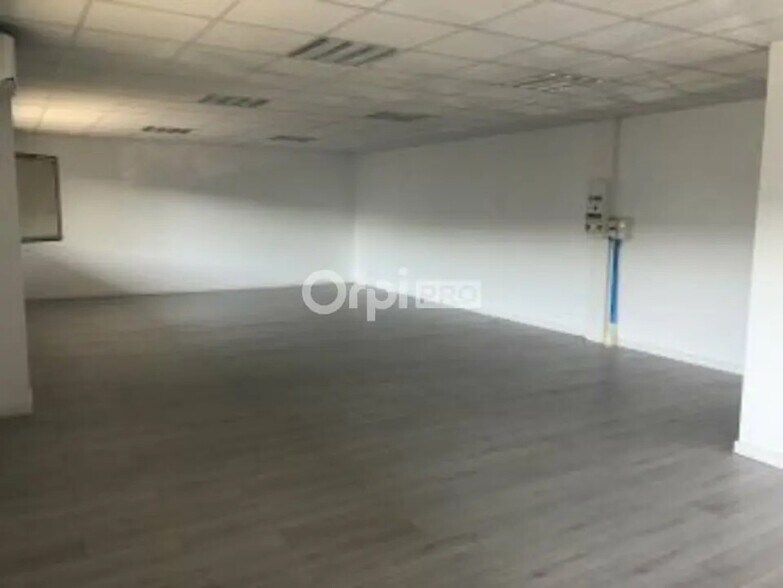 Bureau dans Canéjan à louer - Photo intérieure - Image 2 de 6