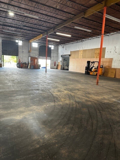 Plus de détails pour 5950 Angler's Ave, Dania Beach, FL - Industriel à louer