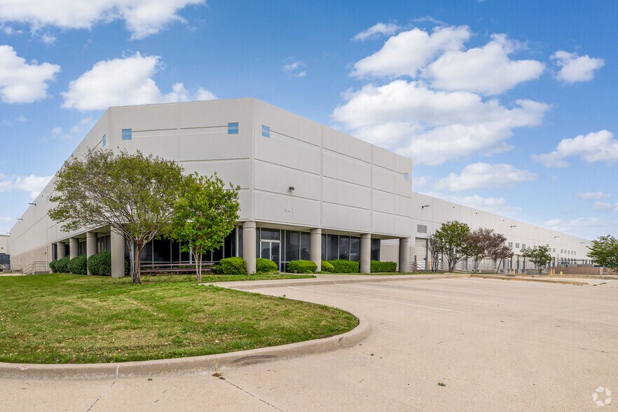 401-441 Railhead Rd, Fort Worth, TX à louer - Photo du bâtiment - Image 2 de 13