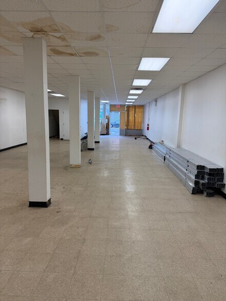 1746 Pitkin Ave, Brooklyn, NY à louer - Photo du bâtiment - Image 3 de 21