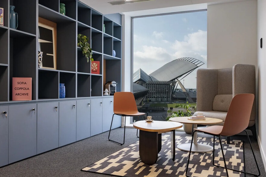 Bureau dans Colombier-Saugnieu à louer - Photo intérieure - Image 3 de 10