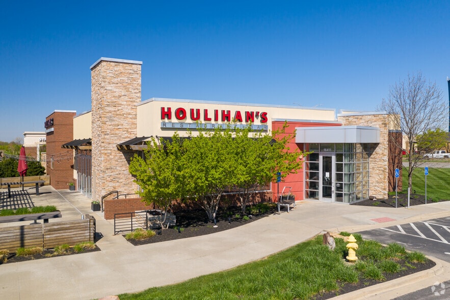 16411 W 119th St, Olathe, KS for lease - Primary Photo - Image 1 of 6