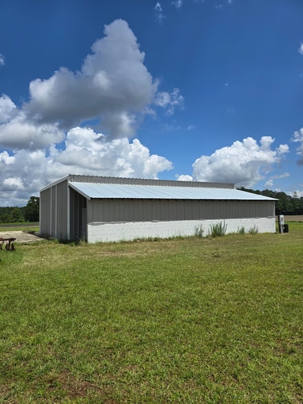 2751 Joe Brown S hwy, Chadbourn, NC à louer - Photo du bâtiment - Image 2 de 10
