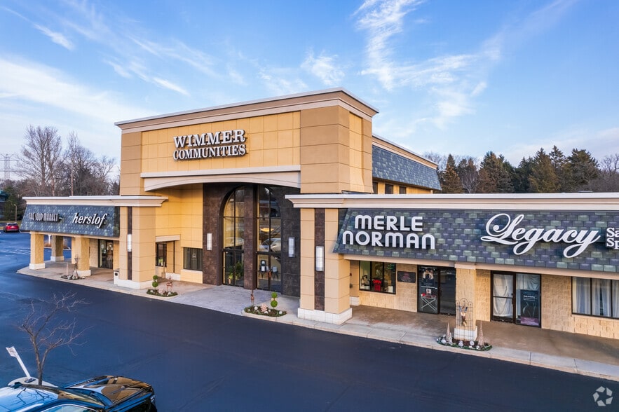 5300 S 108th St, Hales Corners, WI for lease - Building Photo - Image 3 of 6