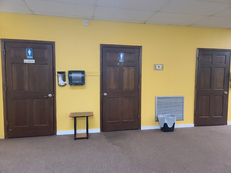 565-595 Garden Walk Blvd, Atlanta, GA for lease - Building Photo - Image 3 of 23