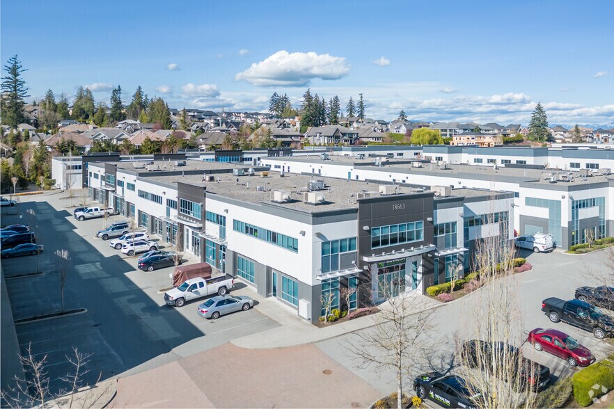 18663 52nd Ave, Surrey, BC à vendre - Photo du bâtiment - Image 3 de 11