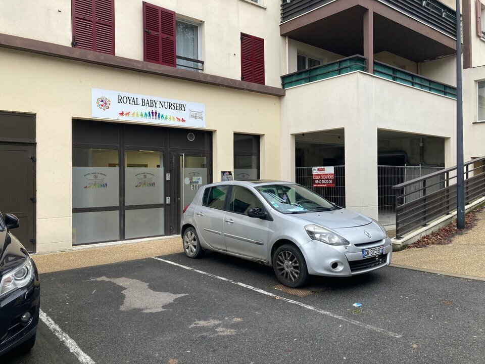 Industrial in Saintry-sur-Seine for lease Building Photo- Image 1 of 8
