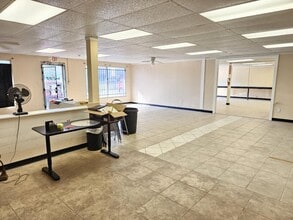 8510 C E King Pky, Houston, TX à louer Photo intérieure- Image 2 de 4