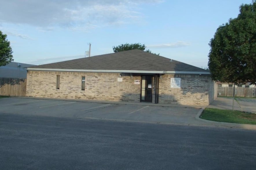 1517 N Banks St, Pampa, TX à vendre - Photo du bâtiment - Image 2 de 2