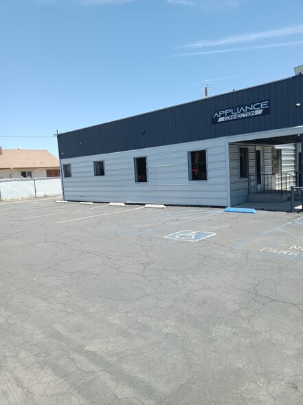 2622 Fairhaven Dr, Bakersfield, CA à louer - Photo du bâtiment - Image 3 de 25