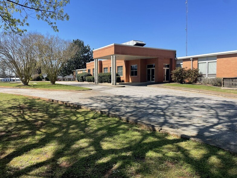 1077 S Main St, Madison, GA à vendre - Photo du bâtiment - Image 3 de 11