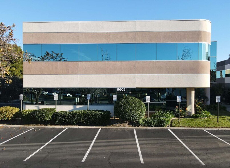 9609 Waples St, San Diego, CA for lease - Building Photo - Image 3 of 3