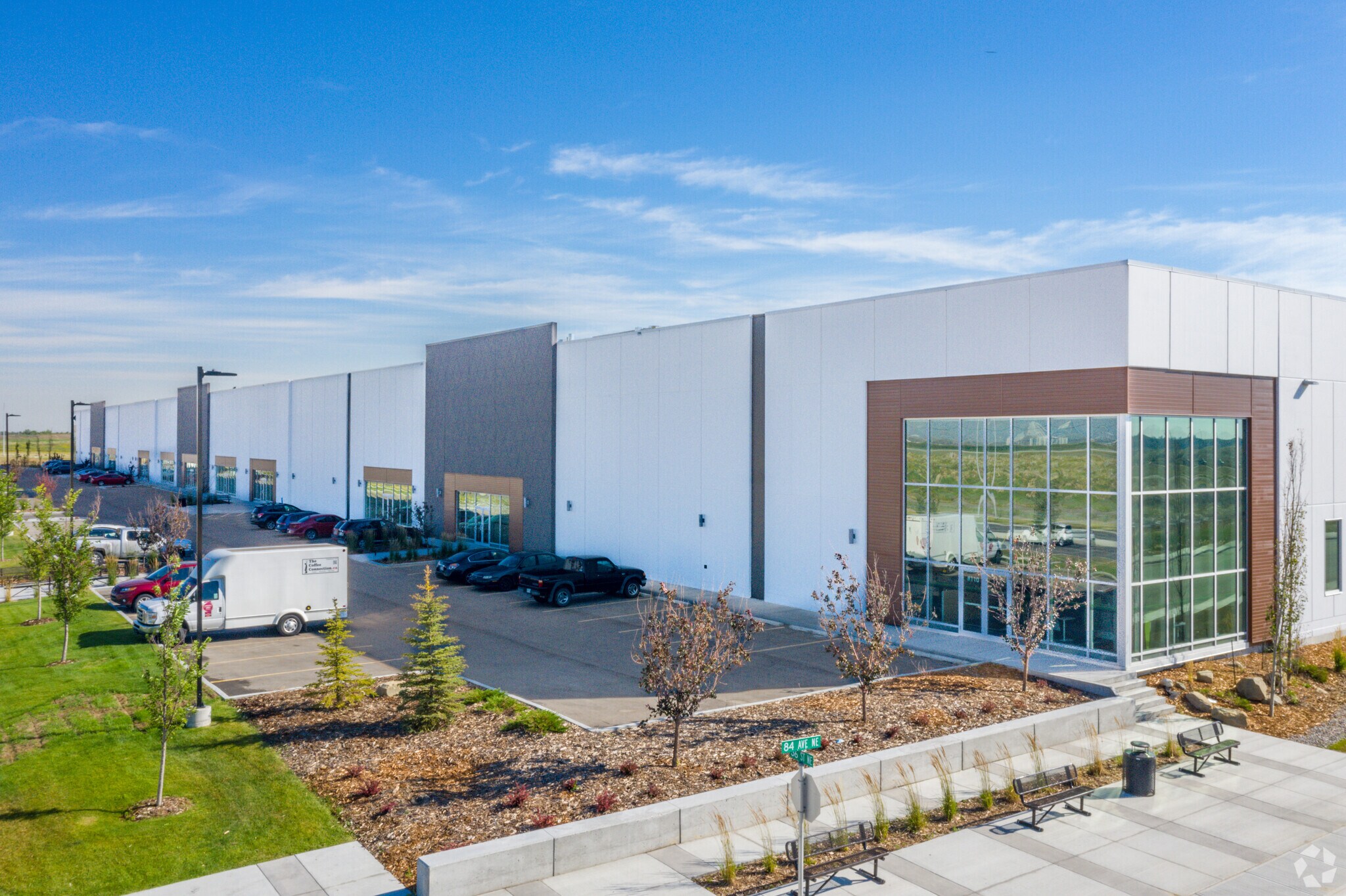 8610 36 St NE, Calgary, AB for sale Primary Photo- Image 1 of 1