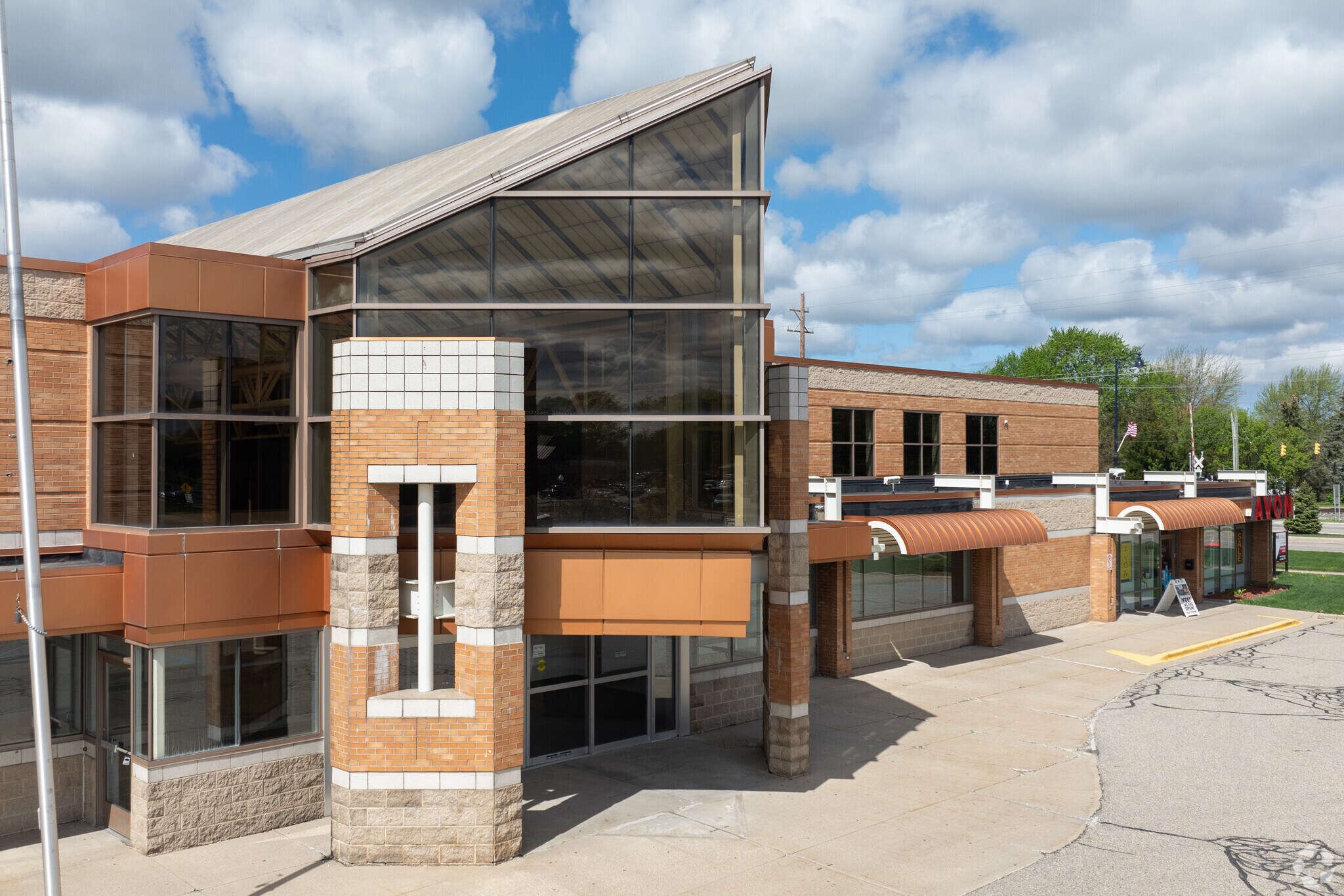 5221 Cherry Ave, Hudsonville, MI for lease Building Photo- Image 1 of 8