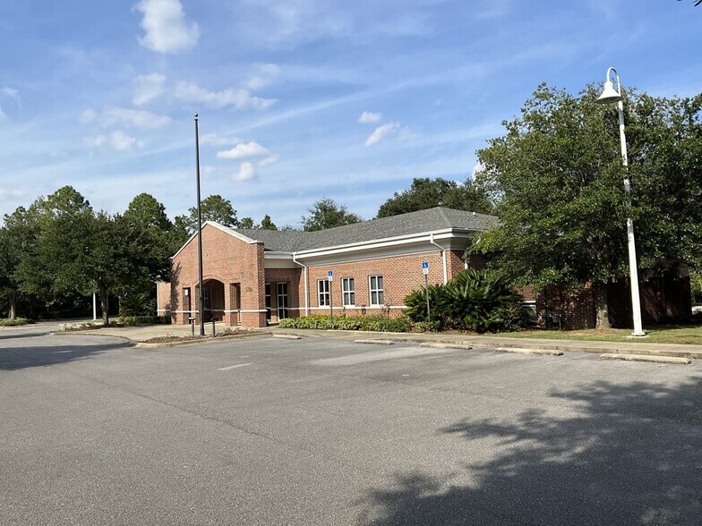 5784 Chumuckla Hwy, Pace, FL à louer - Photo du bâtiment - Image 2 de 4