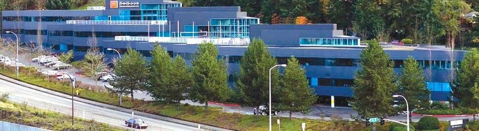 3600 136th Pl SE, Bellevue, WA à vendre - Photo du bâtiment - Image 3 de 67