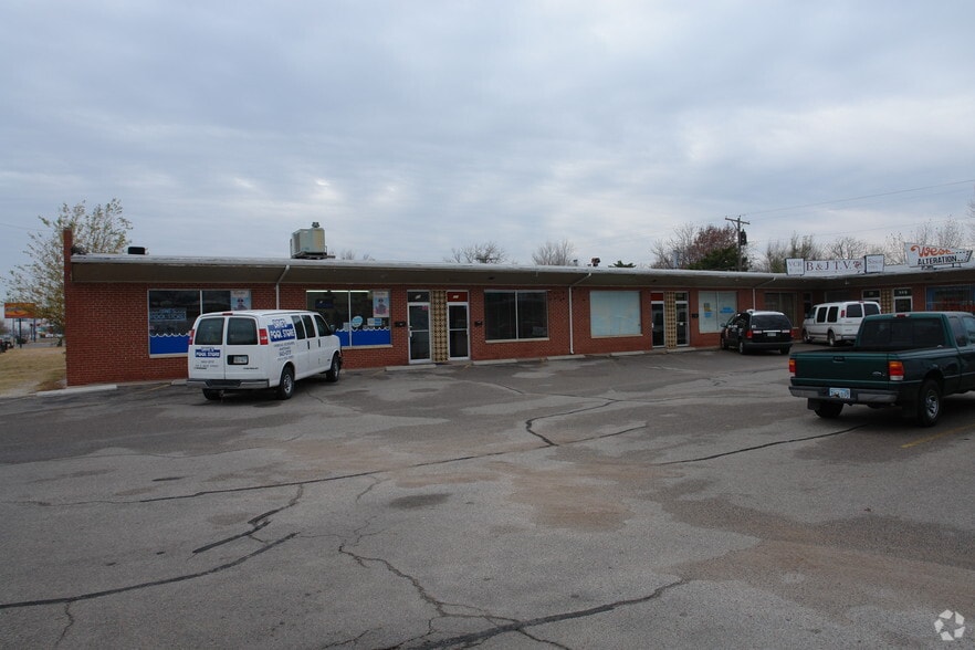 915-969 N West St, Wichita, KS for lease - Primary Photo - Image 3 of 3