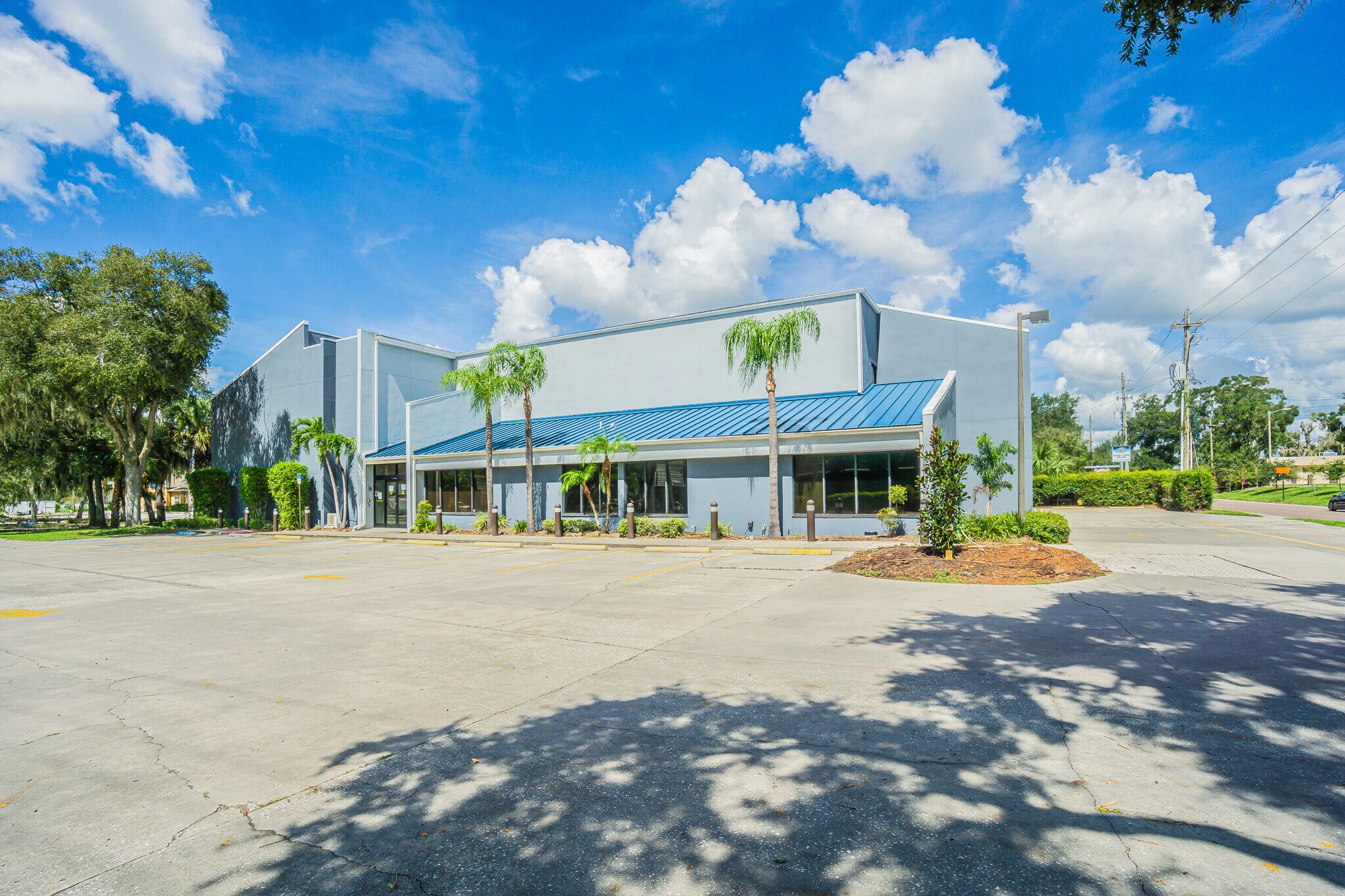 910 Oakfield Dr, Brandon, FL à vendre Photo principale- Image 1 de 23