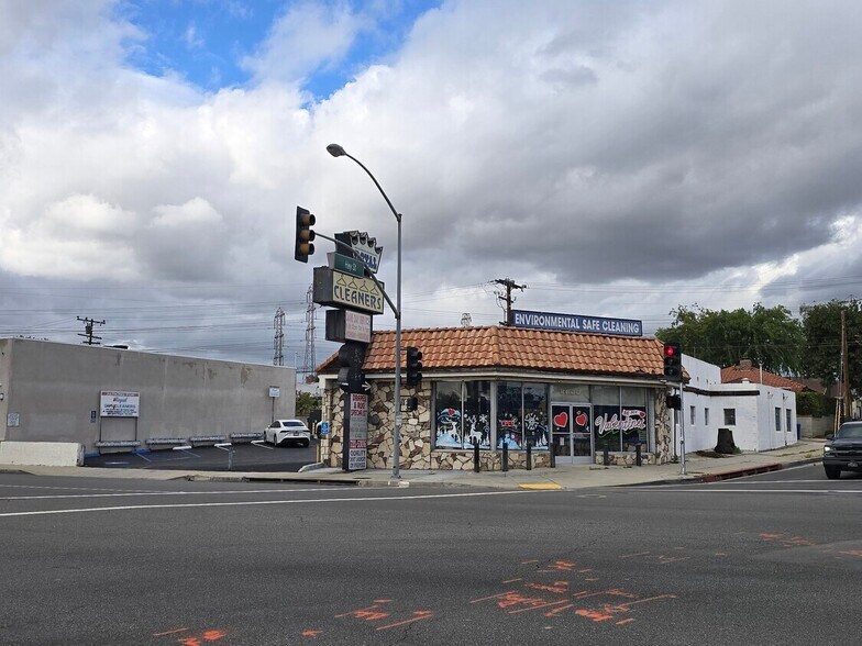 2600 W Beverly Blvd, Montebello, CA à louer - Photo du bâtiment - Image 2 de 12