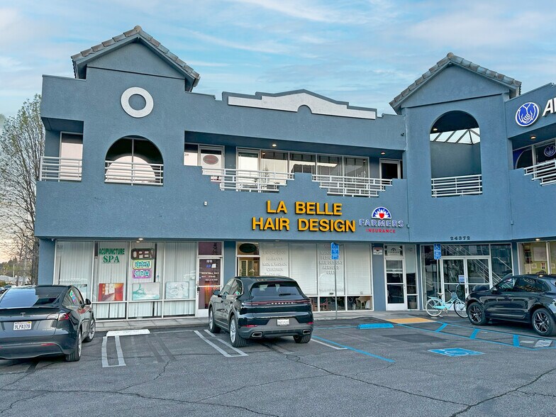 24372 Vanowen St, Canoga Park, CA for lease - Building Photo - Image 2 of 9