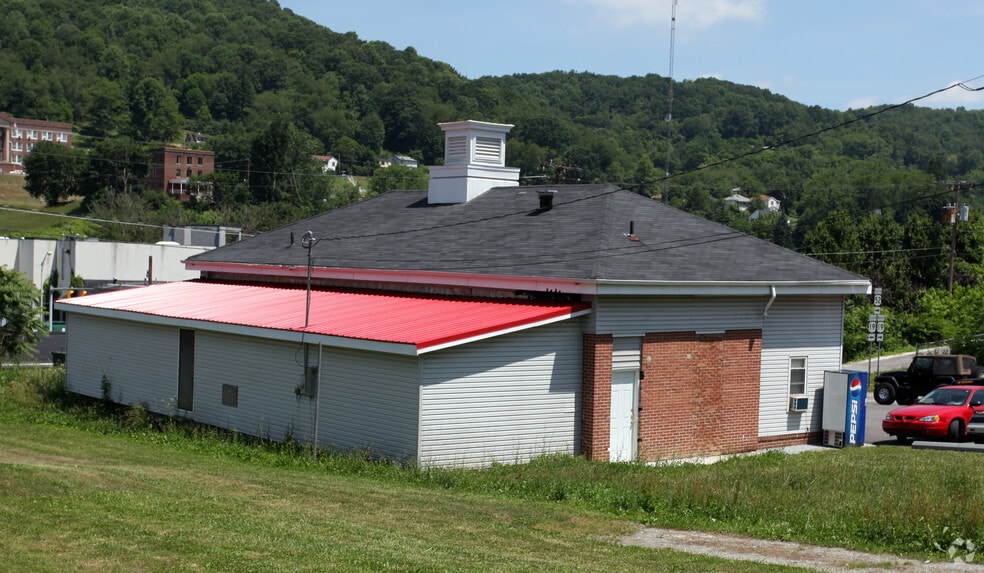 1000 Highland Ave, Bluefield, WV for lease - Building Photo - Image 2 of 2