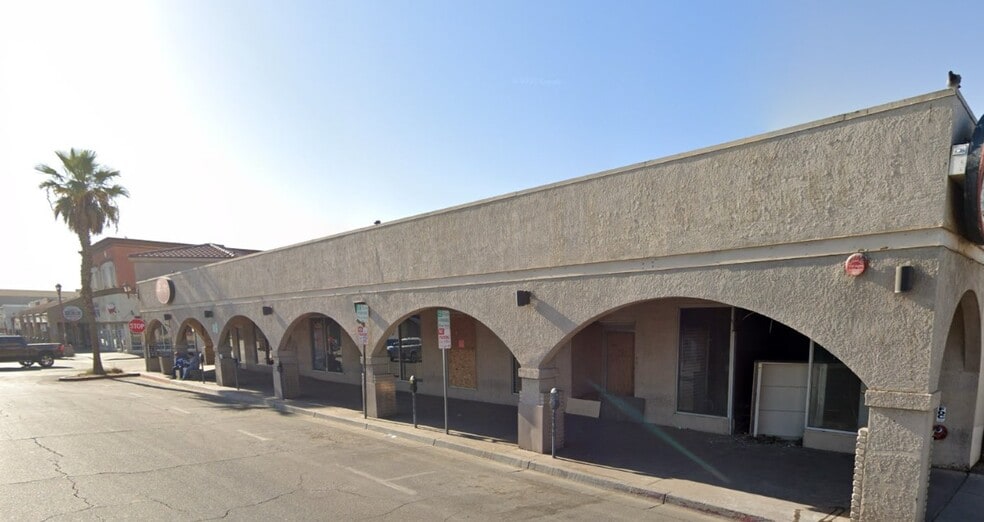 123 Paulin Ave, Calexico, CA à louer - Photo du bâtiment - Image 2 de 5